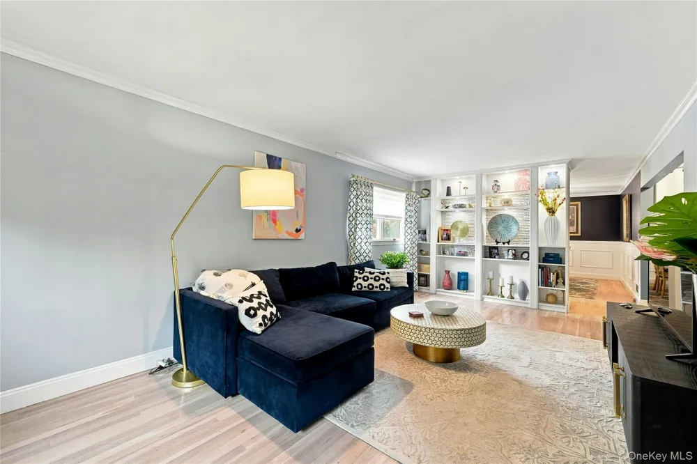 35 Reid Avenue Rockville Centre, NY 11570