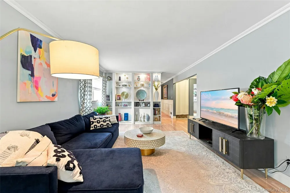35 Reid Avenue Rockville Centre, NY 11570