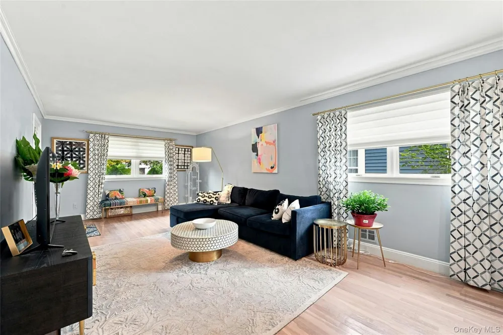 35 Reid Avenue Rockville Centre, NY 11570