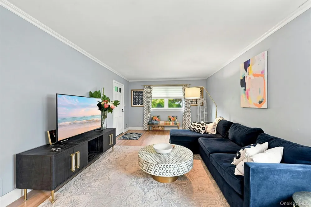 35 Reid Avenue Rockville Centre, NY 11570