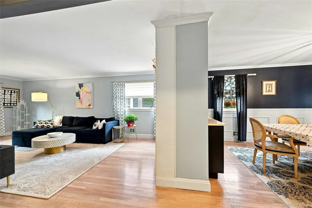 35 Reid Avenue Rockville Centre, NY 11570