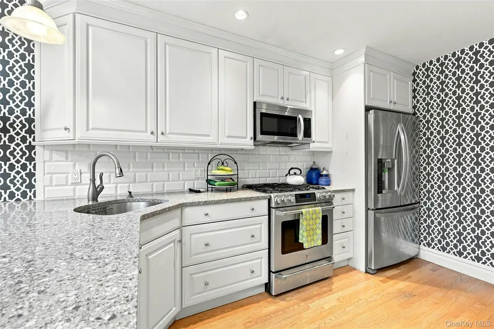 35 Reid Avenue Rockville Centre, NY 11570