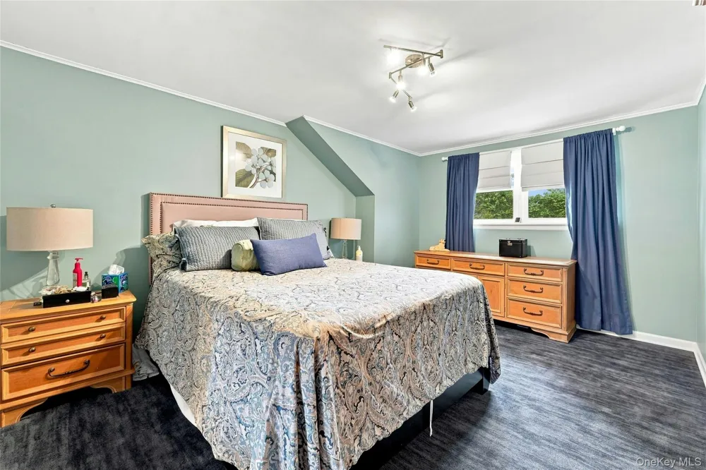 35 Reid Avenue Rockville Centre, NY 11570