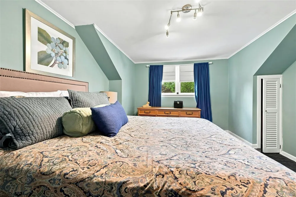 35 Reid Avenue Rockville Centre, NY 11570