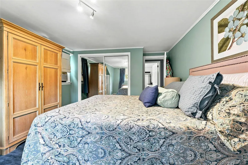 35 Reid Avenue Rockville Centre, NY 11570