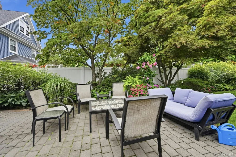 35 Reid Avenue Rockville Centre, NY 11570