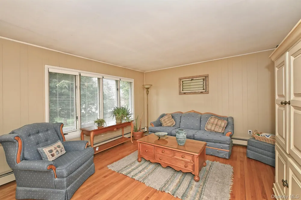 35 Jensen Road Bay Shore, NY 11706