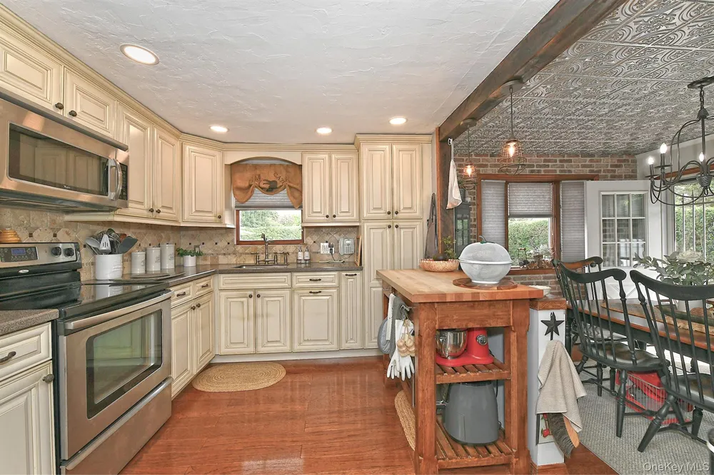 35 Jensen Road Bay Shore, NY 11706