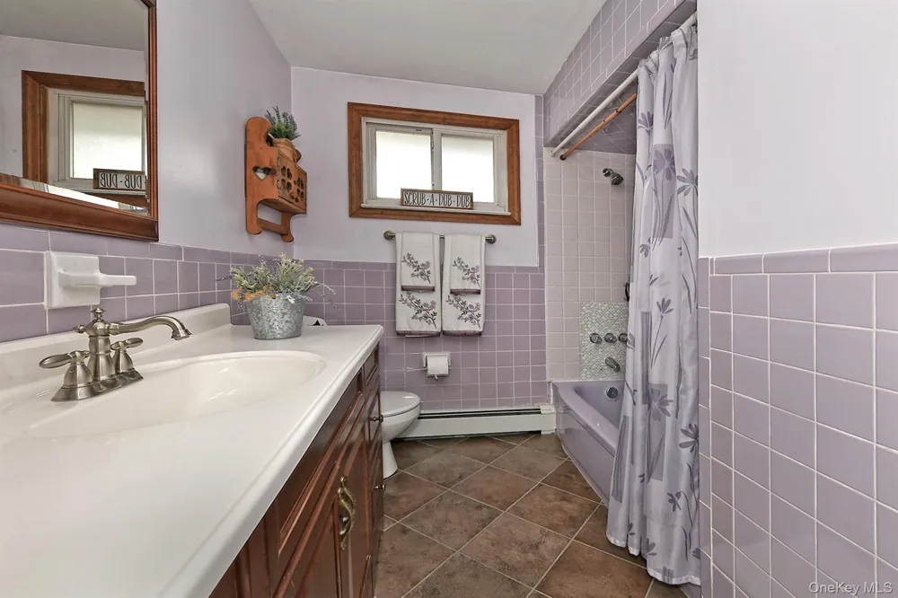 35 Jensen Road Bay Shore, NY 11706