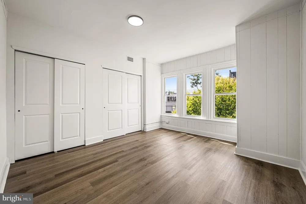 1059 S 50TH Philadelphia, PA 19143