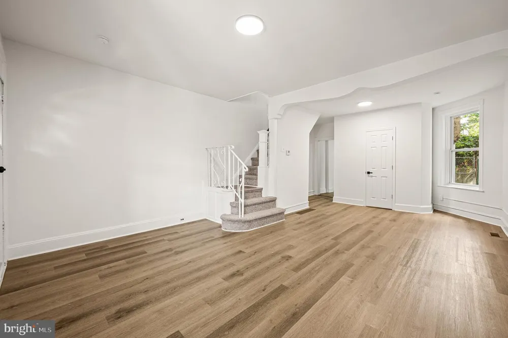 1059 S 50TH Philadelphia, PA 19143