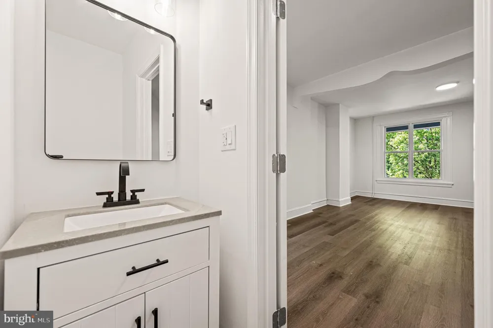 1059 S 50TH Philadelphia, PA 19143