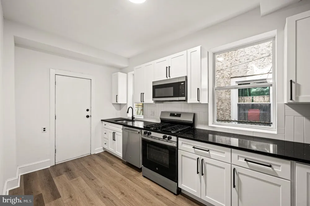1059 S 50TH Philadelphia, PA 19143