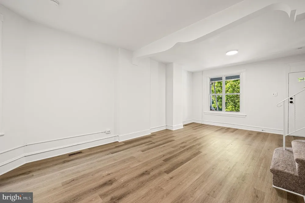 1059 S 50TH Philadelphia, PA 19143