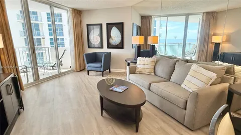 17375 Collins Ave #804