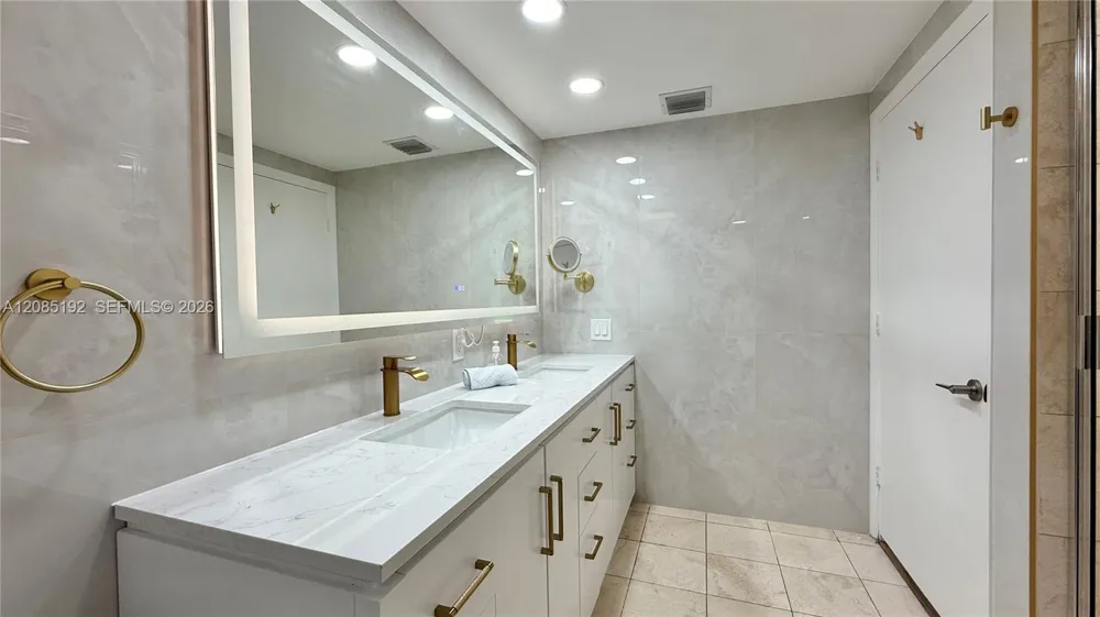17375 Collins Ave #804 Sunny Isles Beach, FL 33160