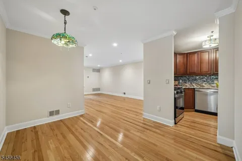 280 Potomac Dr