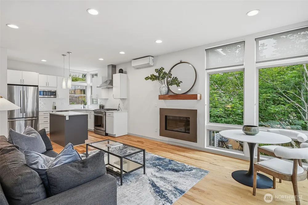 4314 Whitman Avenue #B Seattle, WA 98103