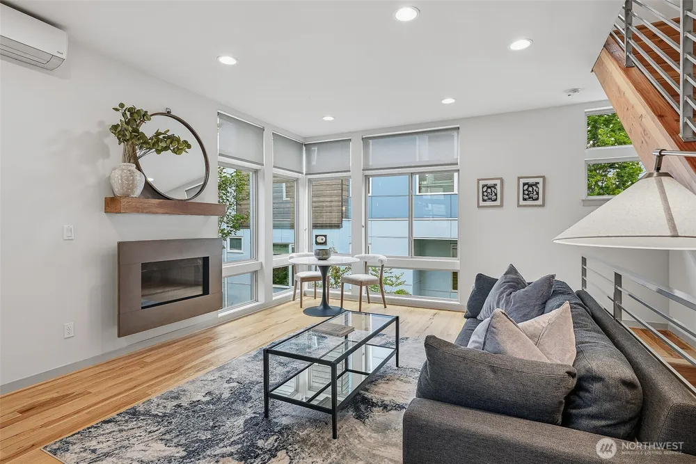 4314 Whitman Avenue #B Seattle, WA 98103