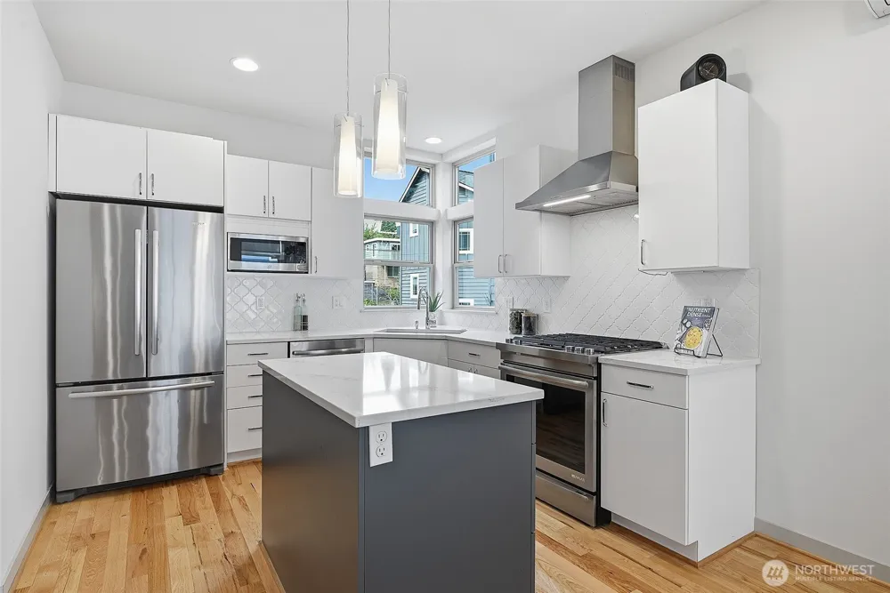4314 Whitman Avenue #B Seattle, WA 98103