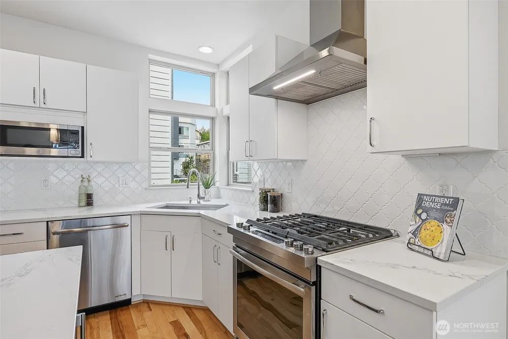 4314 Whitman Avenue #B Seattle, WA 98103