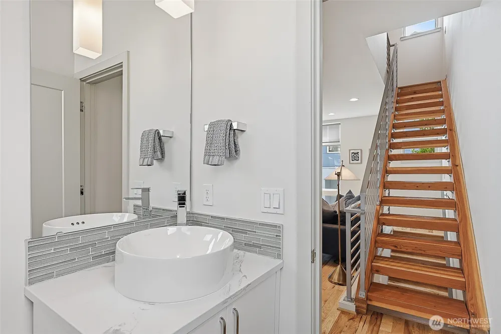 4314 Whitman Avenue #B Seattle, WA 98103