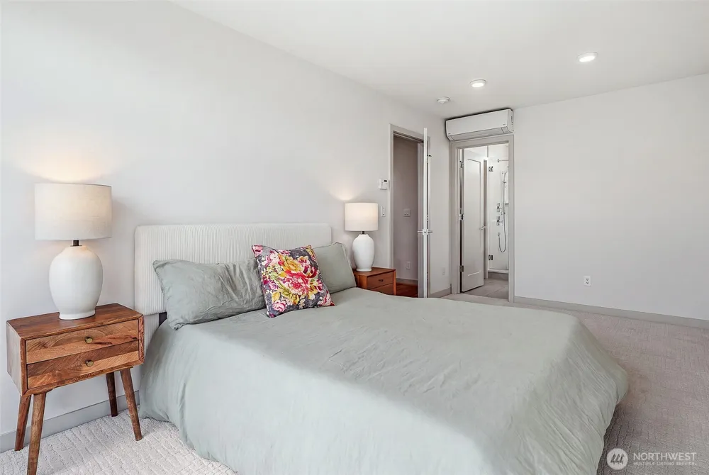4314 Whitman Avenue #B Seattle, WA 98103