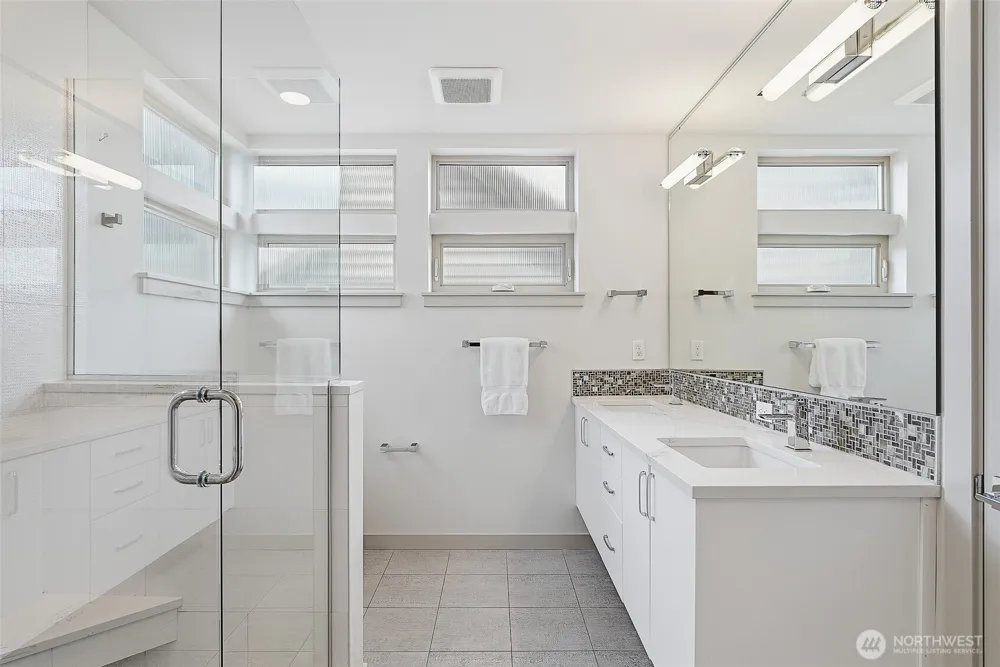 4314 Whitman Avenue #B Seattle, WA 98103