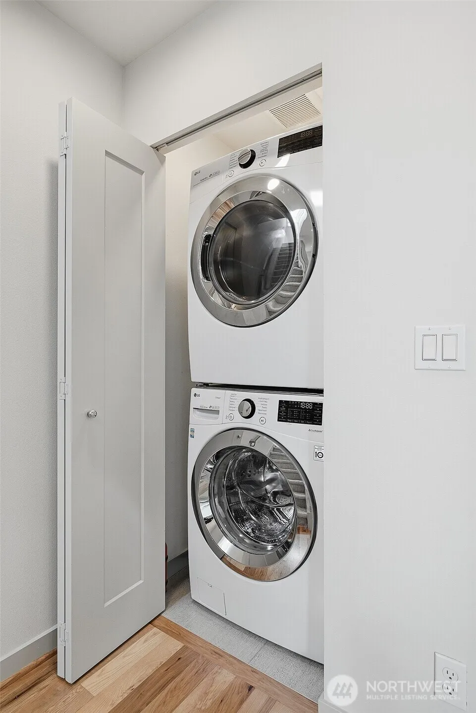 4314 Whitman Avenue #B Seattle, WA 98103
