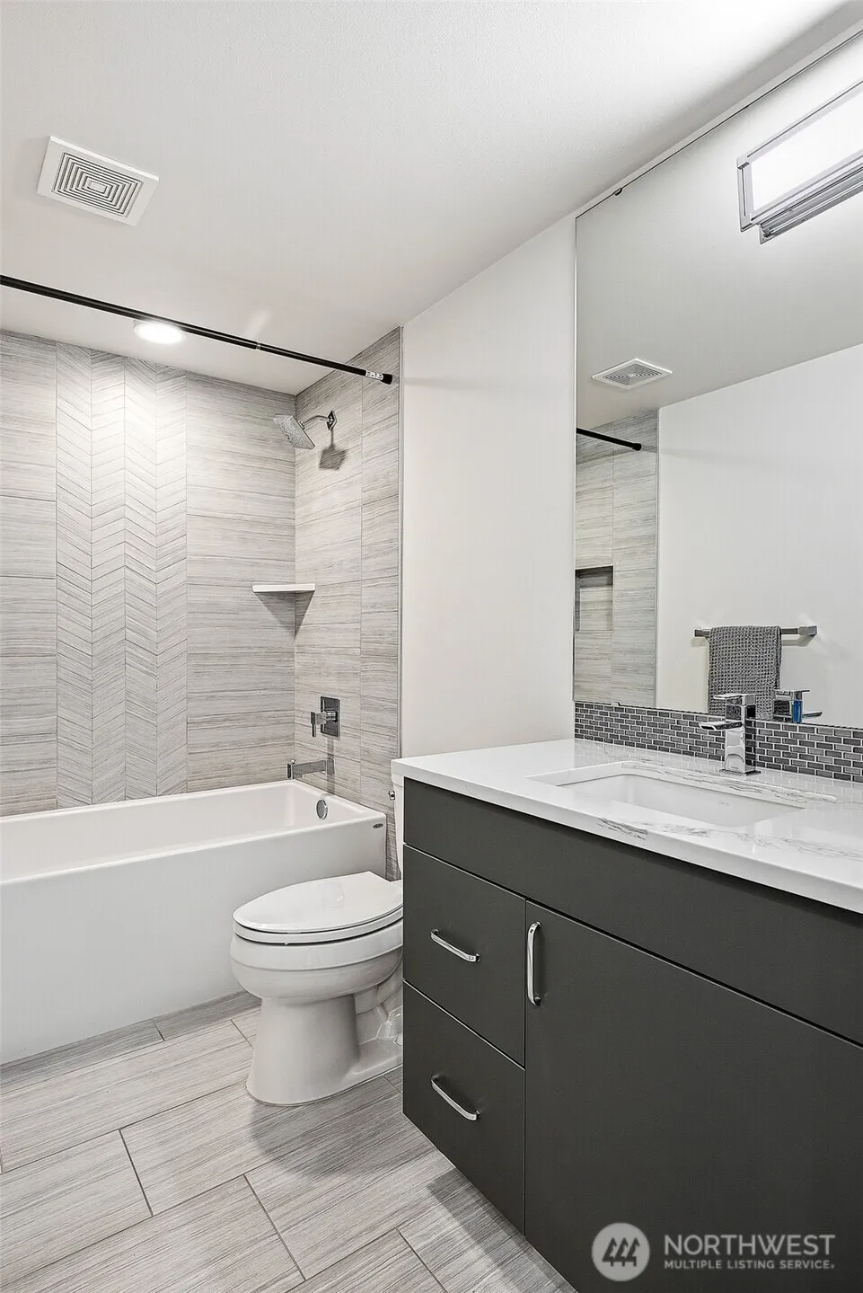 4314 Whitman Avenue #B Seattle, WA 98103
