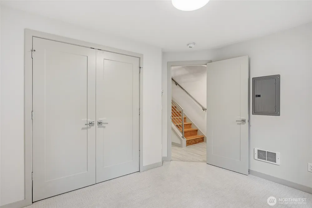 4314 Whitman Avenue #B Seattle, WA 98103