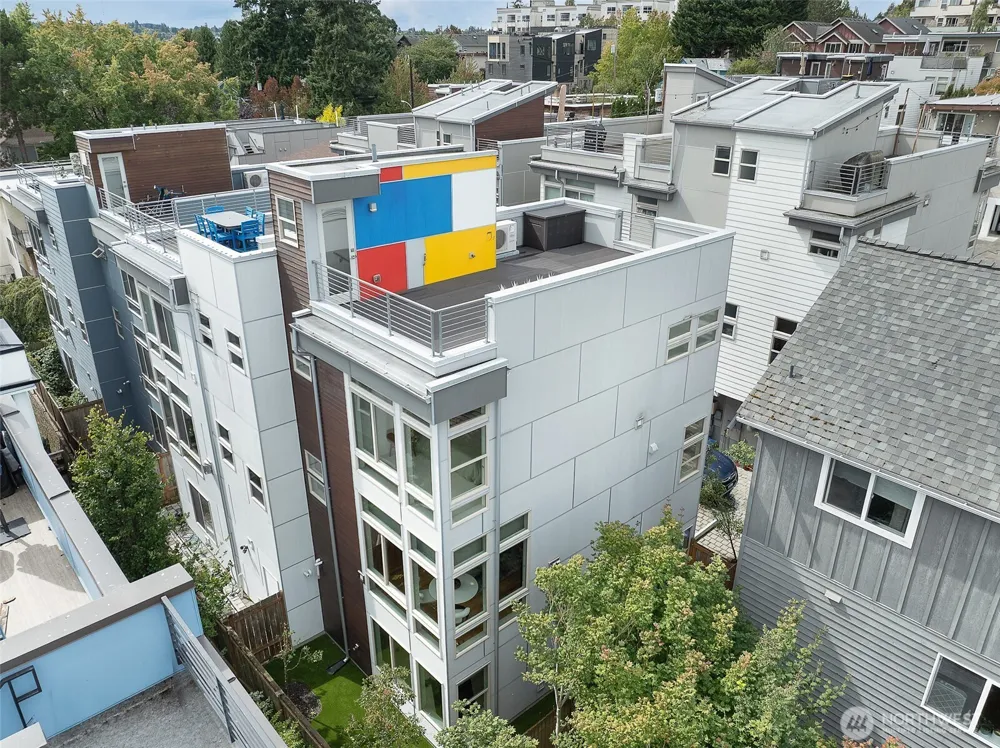 4314 Whitman Avenue #B Seattle, WA 98103