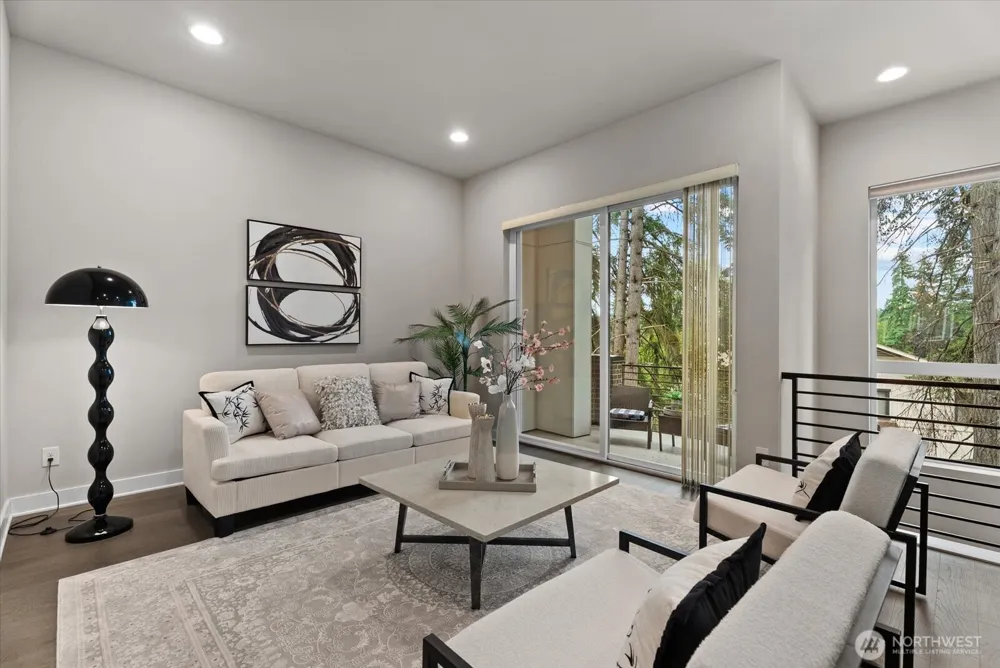 1022 124TH COURT NE #E4 Bellevue, WA 98005