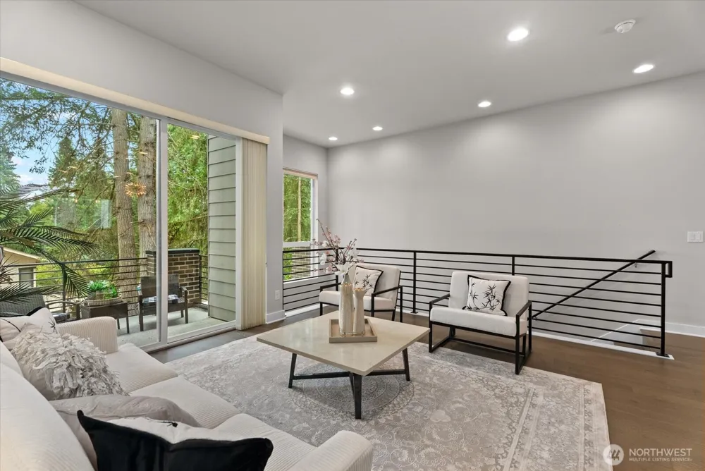 1022 124TH COURT NE #E4 Bellevue, WA 98005