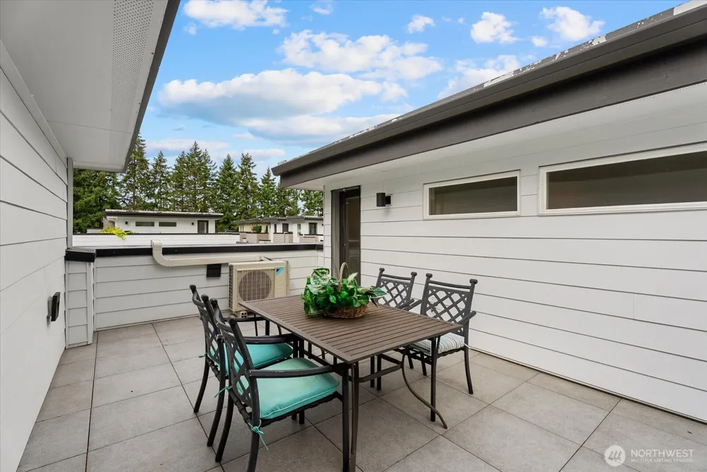 1022 124TH COURT NE #E4 Bellevue, WA 98005