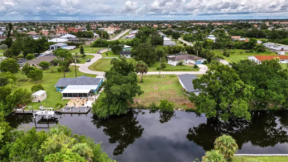 817 MARLIN DRIVE Punta Gorda, FL 33950
