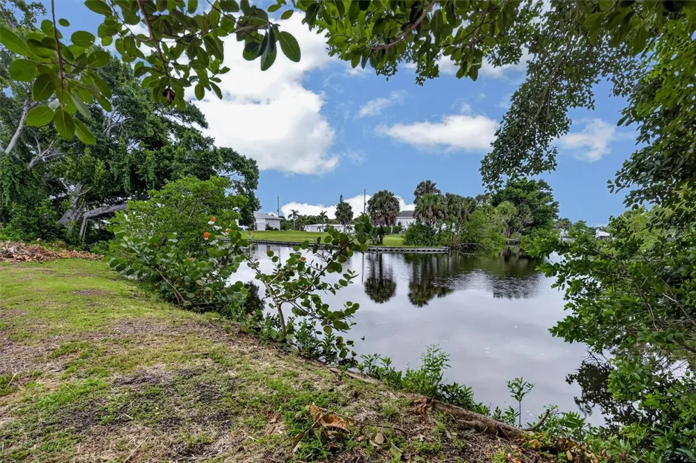 817 MARLIN DRIVE Punta Gorda, FL 33950