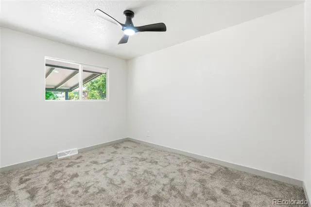 383 S Robb Way Lakewood, CO 80226