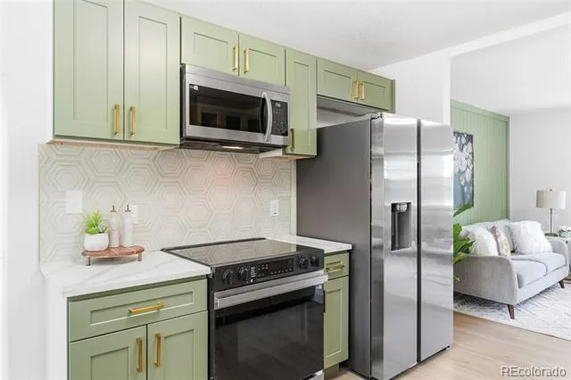 383 S Robb Way Lakewood, CO 80226