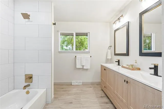 383 S Robb Way Lakewood, CO 80226