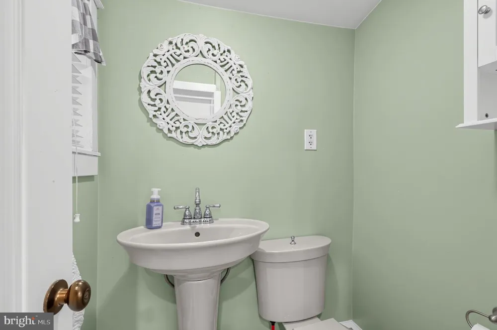 120 SUMMIT ROAD Media, PA 19063