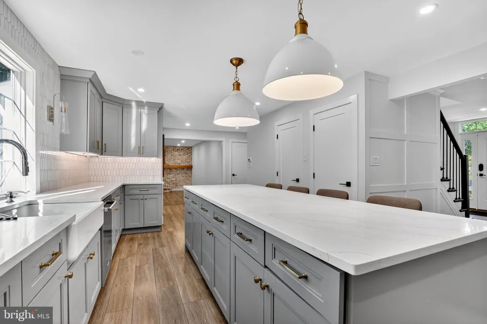 227 AUTUMN DRIVE Exton, PA 19341