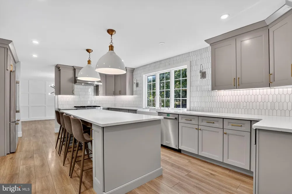 227 AUTUMN DRIVE Exton, PA 19341