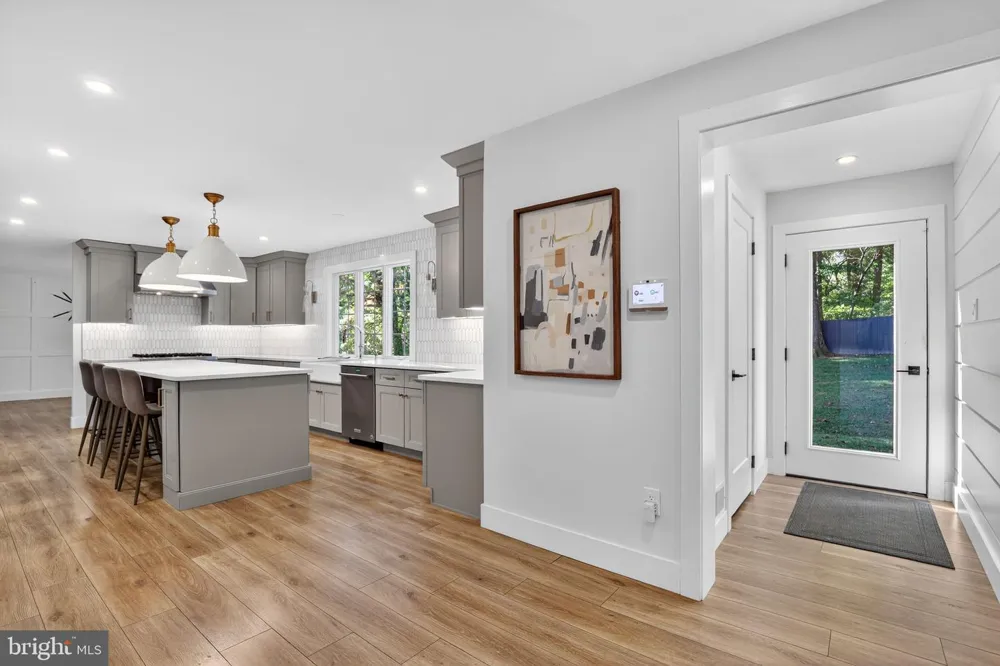 227 AUTUMN DRIVE Exton, PA 19341