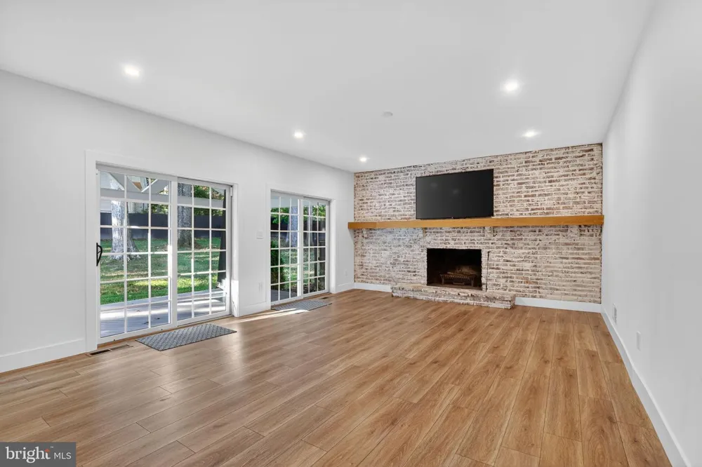 227 AUTUMN DRIVE Exton, PA 19341
