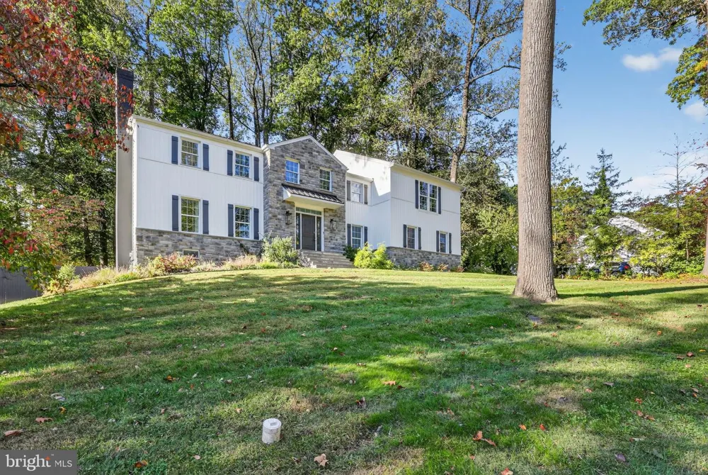 227 AUTUMN DRIVE Exton, PA 19341