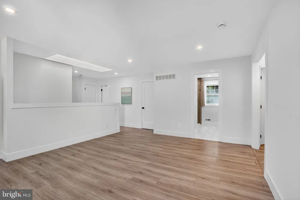 227 AUTUMN DRIVE Exton, PA 19341