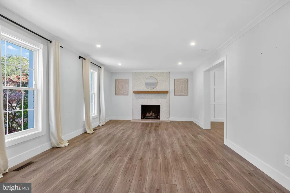227 AUTUMN DRIVE Exton, PA 19341