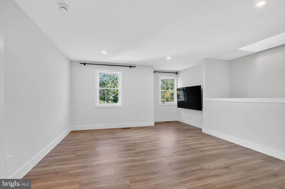 227 AUTUMN DRIVE Exton, PA 19341