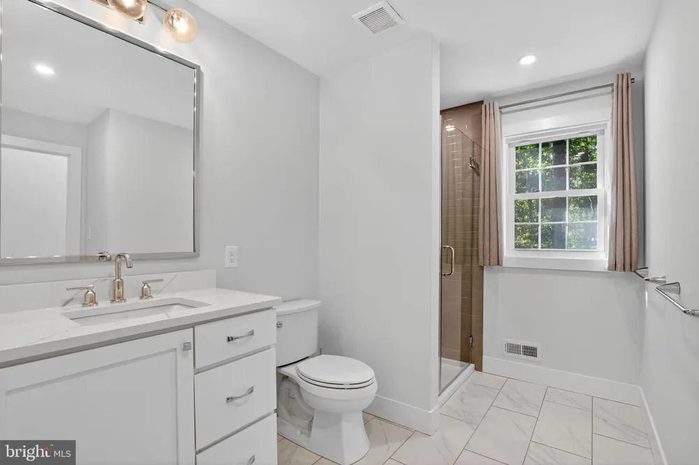 227 AUTUMN DRIVE Exton, PA 19341